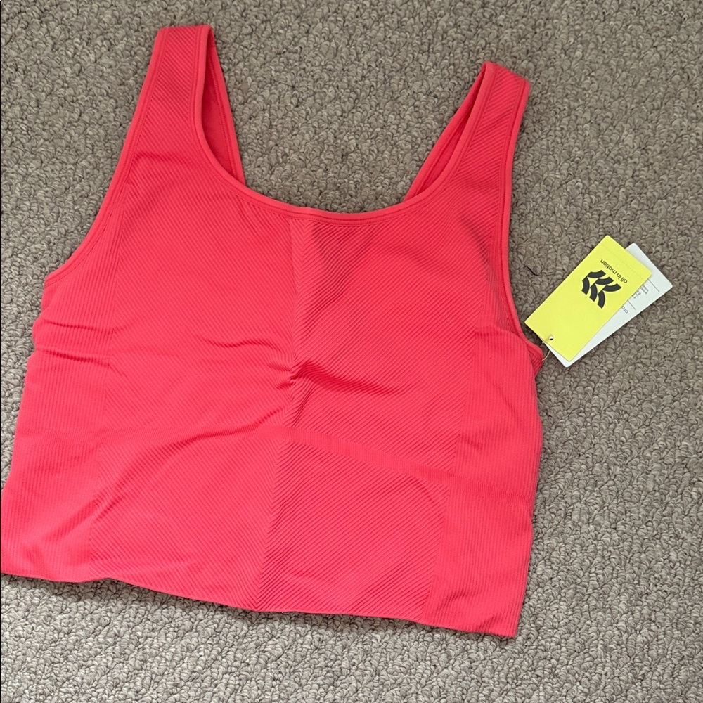 All in Motion Cropped Seamless Tank Top - Picture 4 of 7